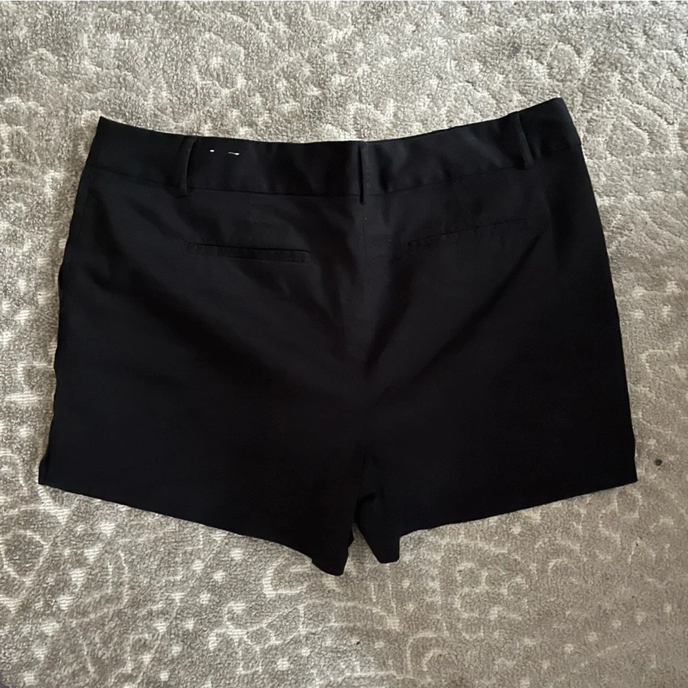 Black Riviera Shorts